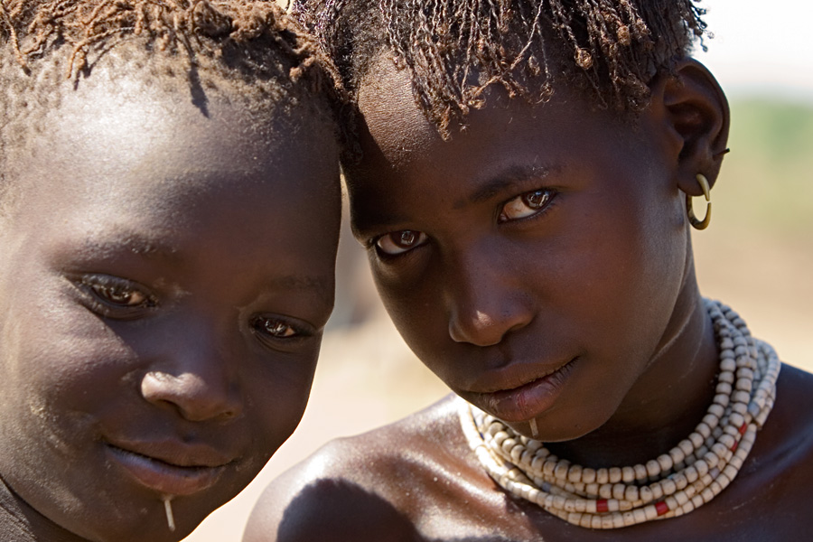 165   Nyangatom children